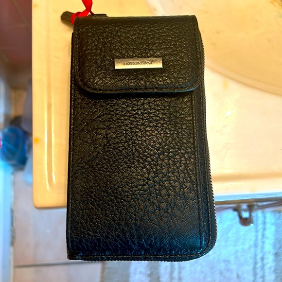 Montana West Handbags - Montana West Cellphone clutch